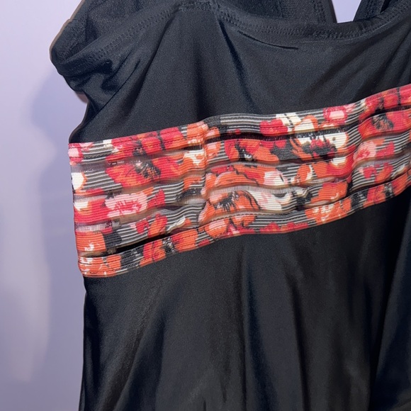 Time and Tru One Piece Swimsuit💗 - Picture 4 of 9